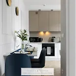 4 Stars, Luxury Butterfly & Bike Apartments, Orlowo, 15 Mieszkan, Z Oddzielna Sypialnia, Winda I Platnym Parkingiem, Blisko Drog Rowerowych, Niedaleko Molo, Golf, Stadnina, Adventure Park, Summerwinter Brand