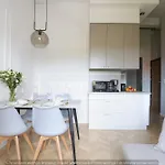 4 Stars, Luxury Butterfly & Bike Apartments, Orlowo, 15 Mieszkan, Z Oddzielna Sypialnia, Winda I Platnym Parkingiem, Blisko Drog Rowerowych, Niedaleko Molo, Golf, Stadnina, Adventure Park, Summerwinter Brand * Гдыня