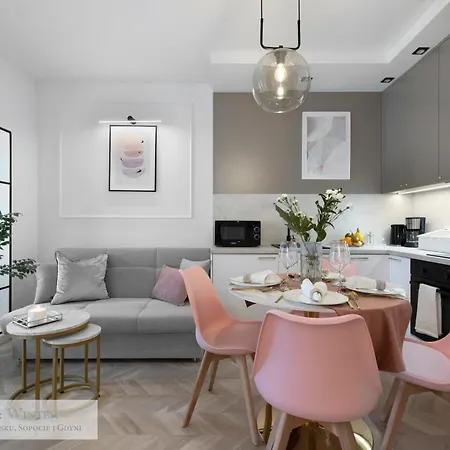 4 Stars, Luxury Butterfly & Bike Apartments, Orlowo, 15 Mieszkan, Z Oddzielna Sypialnia, Winda I Platnym Parkingiem, Blisko Drog Rowerowych, Niedaleko Molo, Golf, Stadnina, Adventure Park, Summerwinter Brand Гдыня