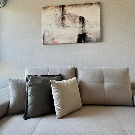 4 Stars, New Luxury Butterfly & Bike Apartments, Orlowo, 15 Wyposazonych Mieszkan, Z Sypialnia, Winda I Platnym Parkingiem, Wysoki Standard Summerwinter, Blisko Molo Orlowo, Drog Rowerowych, Stadniny I Golf Park Gdyně