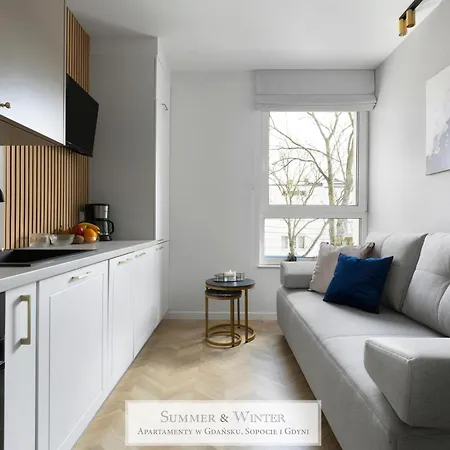 4 Stars, Luxury Butterfly & Bike Apartments, Orlowo, 15 Mieszkan, Z Oddzielna Sypialnia, Winda I Platnym Parkingiem, Blisko Drog Rowerowych, Niedaleko Molo, Golf, Stadnina, Adventure Park, Summerwinter Brand * Гдыня