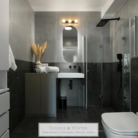 4 Stars, Butterfly Apartments By Summerwinter Gdynia Orlowo Apartamenty Premium, Parking, Winda, Rowerownia, Driving Golf Gdynia