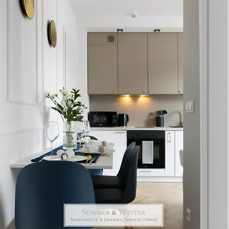 4 Stars, Butterfly Apartments By Summerwinter Gdynia Orlowo Apartamenty Premium, Parking, Winda, Rowerownia, Driving Golf