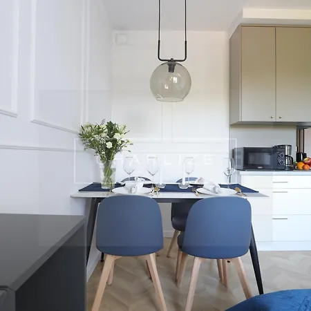 Апартаменты 4 Stars, Luxury Butterfly & Bike Apartments, Orlowo, 15 Mieszkan, Z Oddzielna Sypialnia, Winda I Platnym Parkingiem, Blisko Drog Rowerowych, Niedaleko Molo, Golf, Stadnina, Adventure Park, Summerwinter Brand *