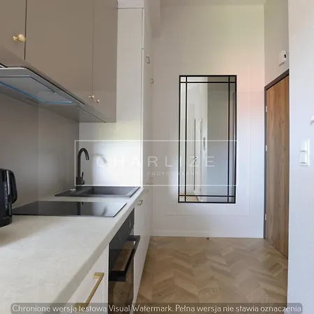 4 Stars, Luxury Butterfly & Bike Apartments, Orlowo, 15 Mieszkan, Z Oddzielna Sypialnia, Winda I Platnym Parkingiem, Blisko Drog Rowerowych, Niedaleko Molo, Golf, Stadnina, Adventure Park, Summerwinter Brand Гдыня