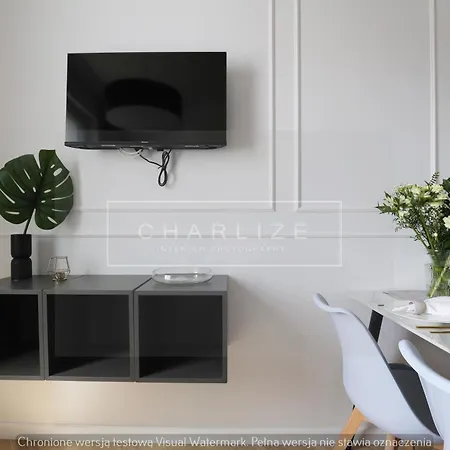 Апартаменты 4 Stars, Luxury Butterfly & Bike Apartments, Orlowo, 15 Mieszkan, Z Oddzielna Sypialnia, Winda I Platnym Parkingiem, Blisko Drog Rowerowych, Niedaleko Molo, Golf, Stadnina, Adventure Park, Summerwinter Brand *