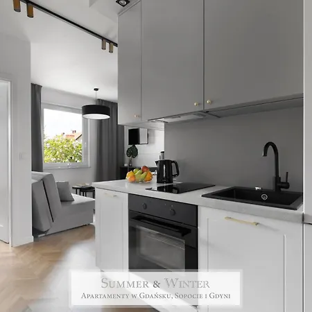 4 Stars, Luxury Butterfly & Bike Apartments, Orlowo, 15 Mieszkan, Z Oddzielna Sypialnia, Winda I Platnym Parkingiem, Blisko Drog Rowerowych, Niedaleko Molo, Golf, Stadnina, Adventure Park, Summerwinter Brand Апартаменты *