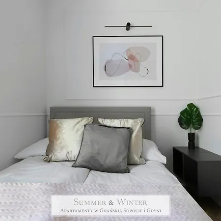 4 Stars, New Luxury Butterfly & Bike Apartments, Orlowo, 15 Wyposazonych Mieszkan, Z Sypialnia, Winda I Platnym Parkingiem, Wysoki Standard Summerwinter, Blisko Molo Orlowo, Drog Rowerowych, Stadniny I Golf Park Apartmán *