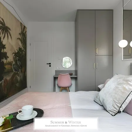 4 Stars, New Luxury Butterfly & Bike Apartments, Orlowo, 15 Wyposazonych Mieszkan, Z Sypialnia, Winda I Platnym Parkingiem, Wysoki Standard Summerwinter, Blisko Molo Orlowo, Drog Rowerowych, Stadniny I Golf Park Apartmán Gdyně