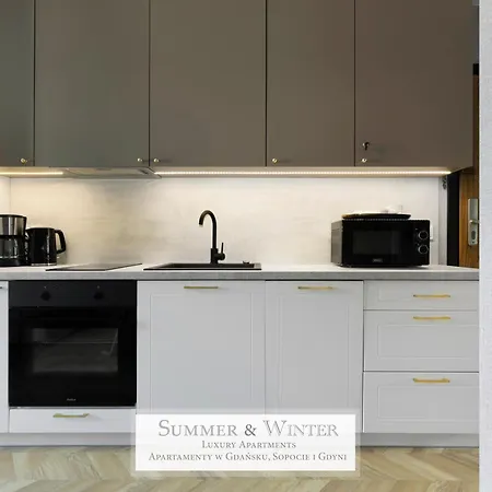 4 Stars, New Luxury Butterfly & Bike Apartments, Orlowo, 15 Wyposazonych Mieszkan, Z Sypialnia, Winda I Platnym Parkingiem, Wysoki Standard Summerwinter, Blisko Molo Orlowo, Drog Rowerowych, Stadniny I Golf Park Gdyně