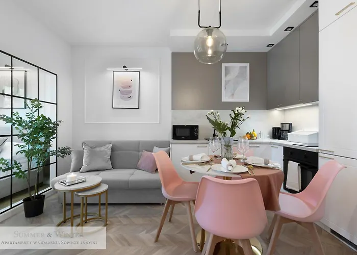 4 Stars, Luxury Butterfly & Bike Apartments, Orlowo, 15 Mieszkan, Z Oddzielna Sypialnia, Winda I Platnym Parkingiem, Blisko Drog Rowerowych, Niedaleko Molo, Golf, Stadnina, Adventure Park, Summerwinter Brand Гдиня