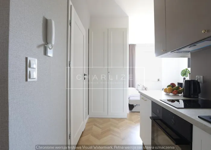 Апартаменти 4 Stars, Luxury Butterfly & Bike Apartments, Orlowo, 15 Mieszkan, Z Oddzielna Sypialnia, Winda I Platnym Parkingiem, Blisko Drog Rowerowych, Niedaleko Molo, Golf, Stadnina, Adventure Park, Summerwinter Brand Гдиня