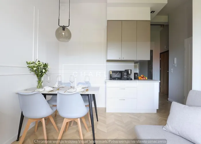 4 Stars, Luxury Butterfly & Bike Apartments, Orlowo, 15 Mieszkan, Z Oddzielna Sypialnia, Winda I Platnym Parkingiem, Blisko Drog Rowerowych, Niedaleko Molo, Golf, Stadnina, Adventure Park, Summerwinter Brand * Гдиня