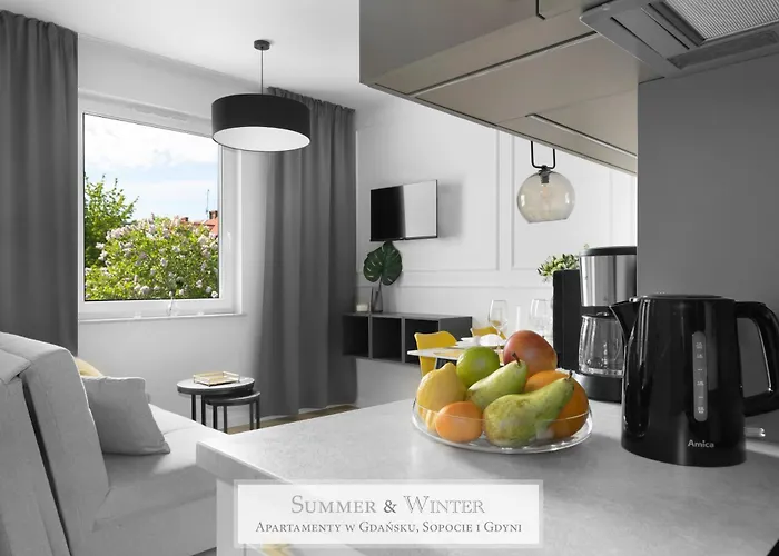 4 Stars, Luxury Butterfly&bike Apartments, Orłowo, 15 Mieszkań, Z Oddzielną Sypialnią, Windą I Płatnym Parkingiem, Blisko Drog Rowerowych, Niedaleko Molo, Golf, Stadnina, Adventure Park, Summerwinter Brand Apartament *