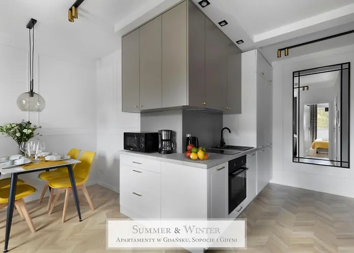 4 Stars, Luxury Butterfly & Bike Apartments, Orlowo, 15 Mieszkan, Z Oddzielna Sypialnia, Winda I Platnym Parkingiem, Blisko Drog Rowerowych, Niedaleko Molo, Golf, Stadnina, Adventure Park, Summerwinter Brand *