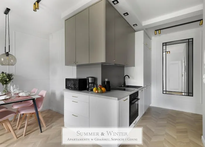 4 Stars, Luxury Butterfly & Bike Apartments, Orlowo, 15 Mieszkan, Z Oddzielna Sypialnia, Winda I Platnym Parkingiem, Blisko Drog Rowerowych, Niedaleko Molo, Golf, Stadnina, Adventure Park, Summerwinter Brand Апартаменти