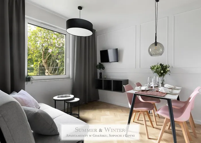 4 Stars, Luxury Butterfly & Bike Apartments, Orlowo, 15 Mieszkan, Z Oddzielna Sypialnia, Winda I Platnym Parkingiem, Blisko Drog Rowerowych, Niedaleko Molo, Golf, Stadnina, Adventure Park, Summerwinter Brand Апартаменти Гдиня