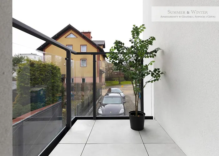 Апартаменти 4 Stars, Luxury Butterfly & Bike Apartments, Orlowo, 15 Mieszkan, Z Oddzielna Sypialnia, Winda I Platnym Parkingiem, Blisko Drog Rowerowych, Niedaleko Molo, Golf, Stadnina, Adventure Park, Summerwinter Brand Гдиня